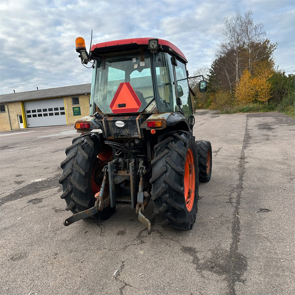 Municipal tractor Kubota N8540: picture 11