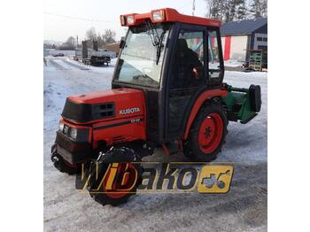 Municipal tractor Kubota ST-30: picture 1