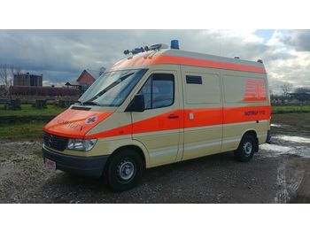 Ambulance MERCEDES-BENZ 312: picture 1