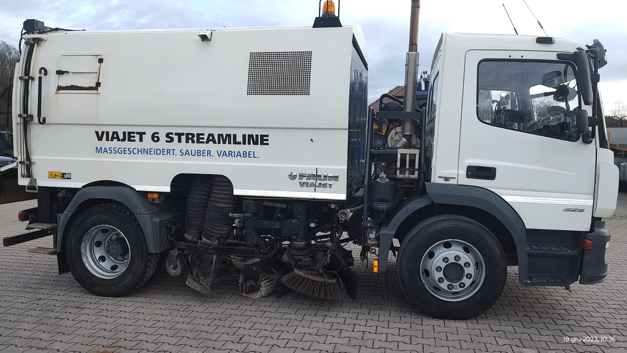 Road sweeper MERCEDES-BENZ Atego 1323: picture 8