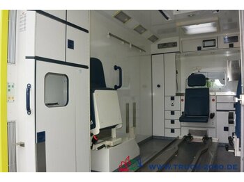 Ambulance Mercedes-Benz Sprinter 516 CDI Intensiv- Rettung- Krankenwagen: picture 4
