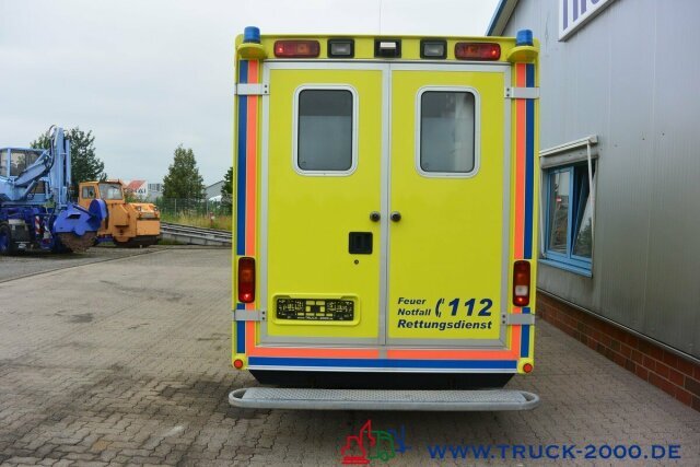 Ambulance Mercedes-Benz Sprinter 516 CDI Intensiv- Rettung- Krankenwagen: picture 15