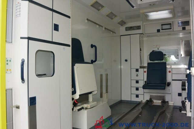 Ambulance Mercedes-Benz Sprinter 516 CDI Intensiv- Rettung- Krankenwagen: picture 4