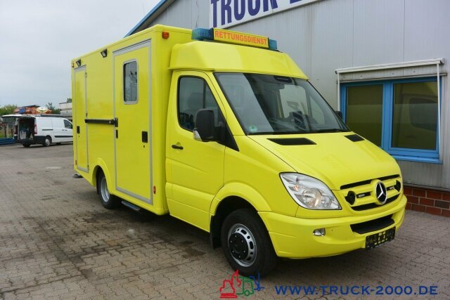 Ambulance Mercedes-Benz Sprinter 516 CDI Intensiv- Rettung- Krankenwagen: picture 11