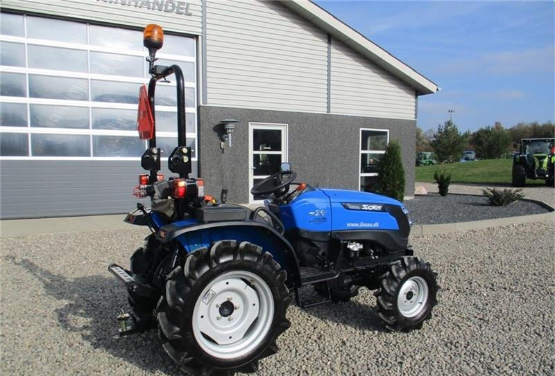 Municipal tractor Solis 26 6+2 Gearmaskine. Standardhjul og servostyrring