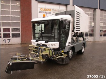 Road sweeper Ravo 540 CD Euro 6 with 3-rd brush: picture 1