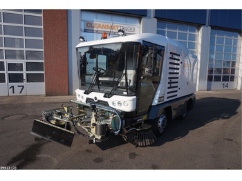 Road sweeper Ravo 540 CD with 3-rd brush: picture 5