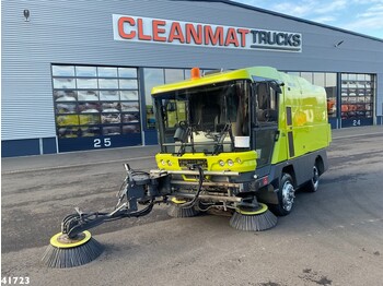 Road sweeper Ravo 540 with 3-rd brush: picture 1