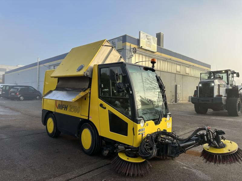 Road sweeper AEBI MATEC MFH 2500 Kehrmaschine Klima 3 Besen