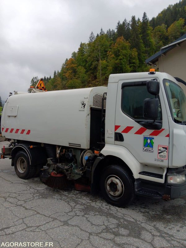Road sweeper BALAYEUSE de Voiries- RENAULT MIDLUM 220 DXI avec aspiratrice EUROVOIRIE