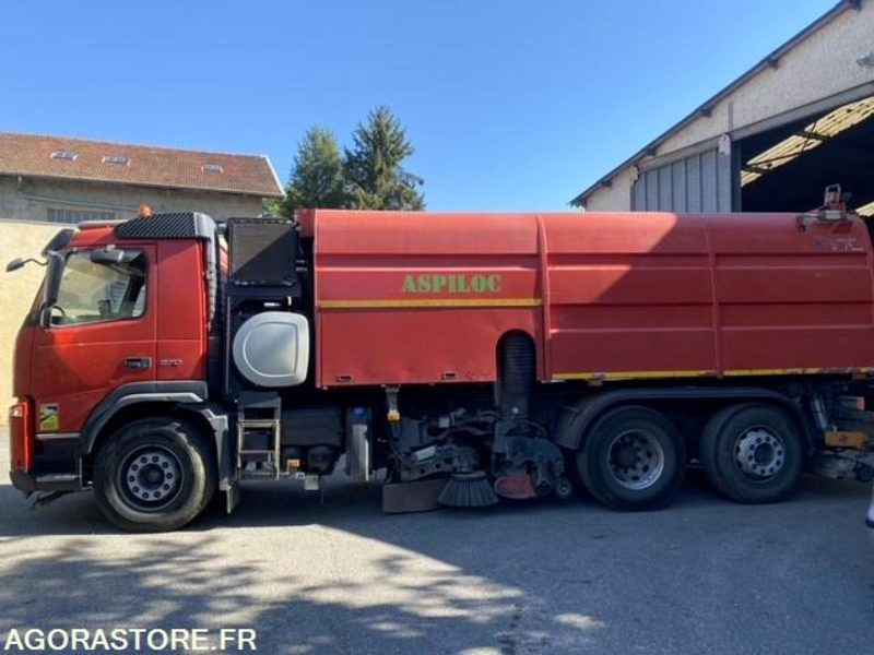 Road sweeper LOTS DE 4 BALAYEUSES 6 ROUES - VOLVO - FMFH - 2011 A 2013