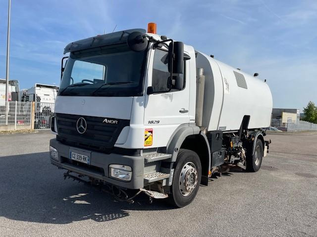 Road sweeper Mercedes Axor 1829
