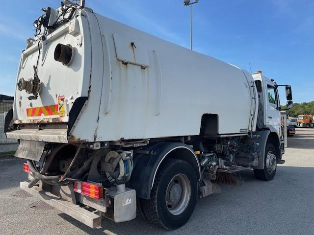 Road sweeper Mercedes Axor 1829