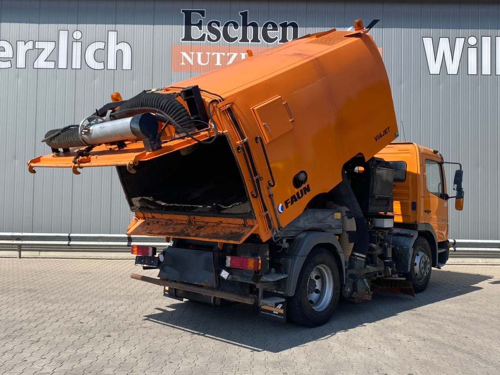 Road sweeper Mercedes-Benz 1523 L