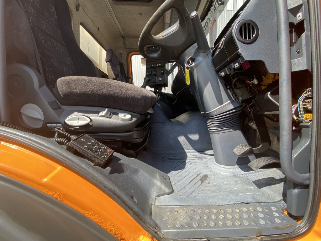 Road sweeper Mercedes-Benz 1523 L