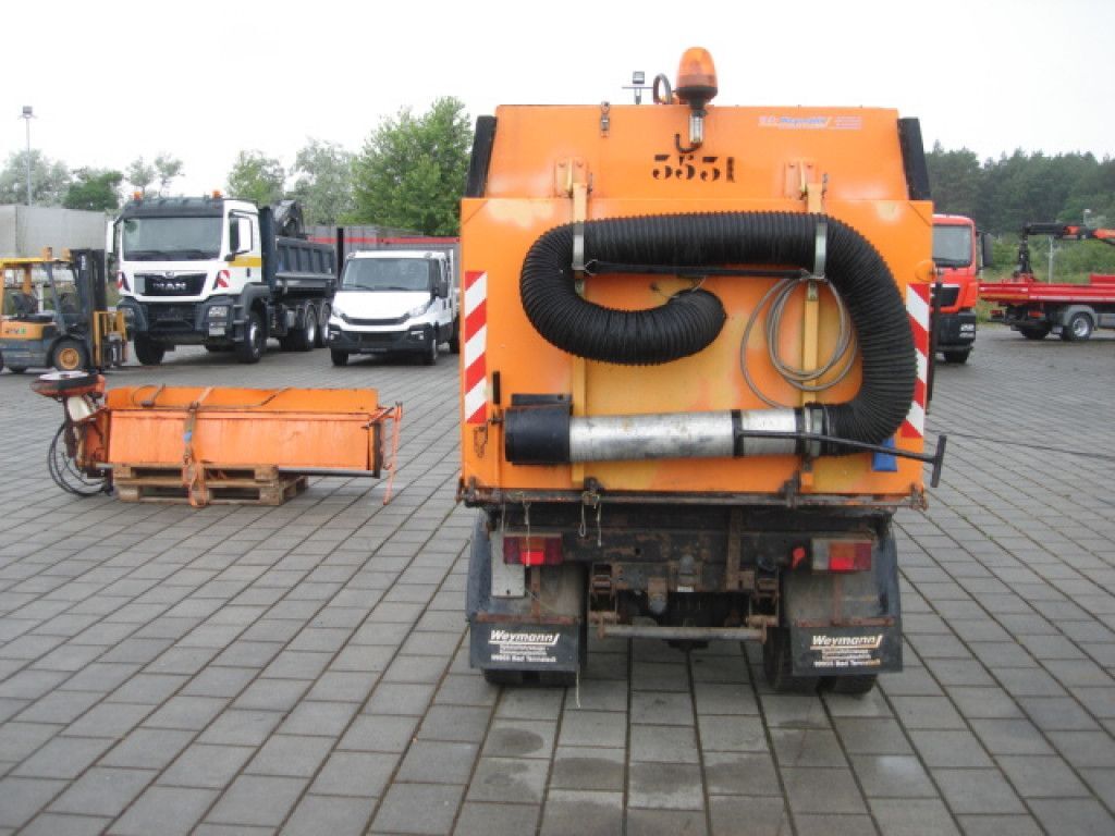 Road sweeper Multicar M26  2-Achs Allradkipper