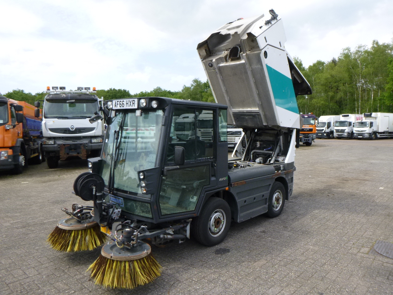 Vacuum truck Schmidt Compact 200 street sweeper: picture 5