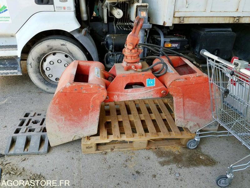 Snow removal vehicle CAMION GRUE 250 RENAULT