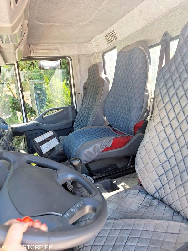 Snow removal vehicle IVECO TRACKER
