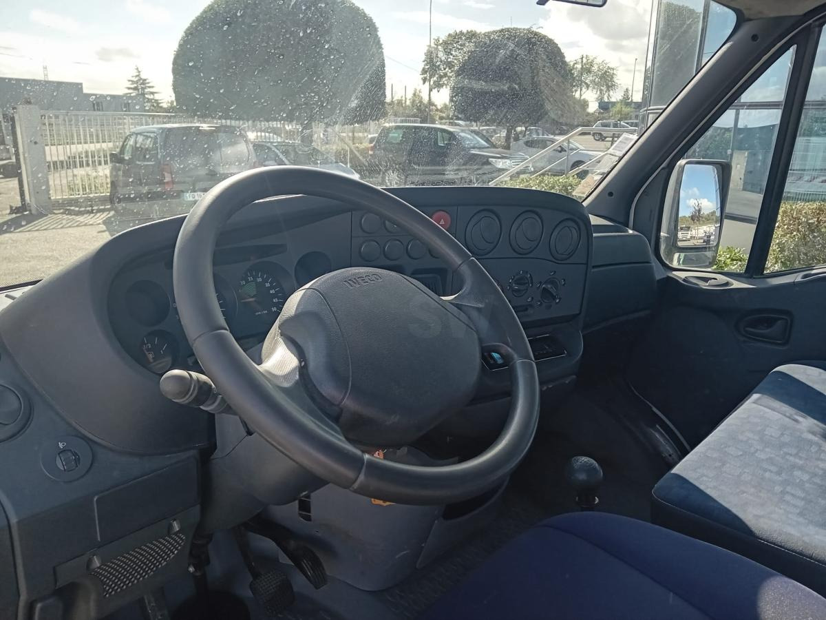 Tow truck Iveco 35C14HPI