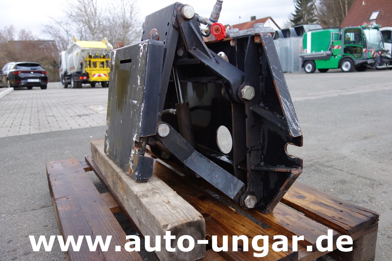 Municipal tractor Unimog Multicar Frontanbau Adapterplatte Frontkraftheber Unimog-Multicar: picture 4