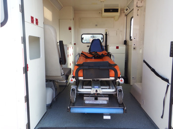 Ambulance VW LT 28 - Rettungsliege: picture 1