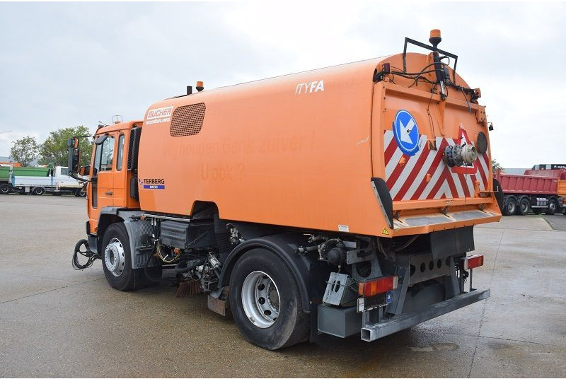 Road sweeper Volvo FL 618 4X2: picture 7