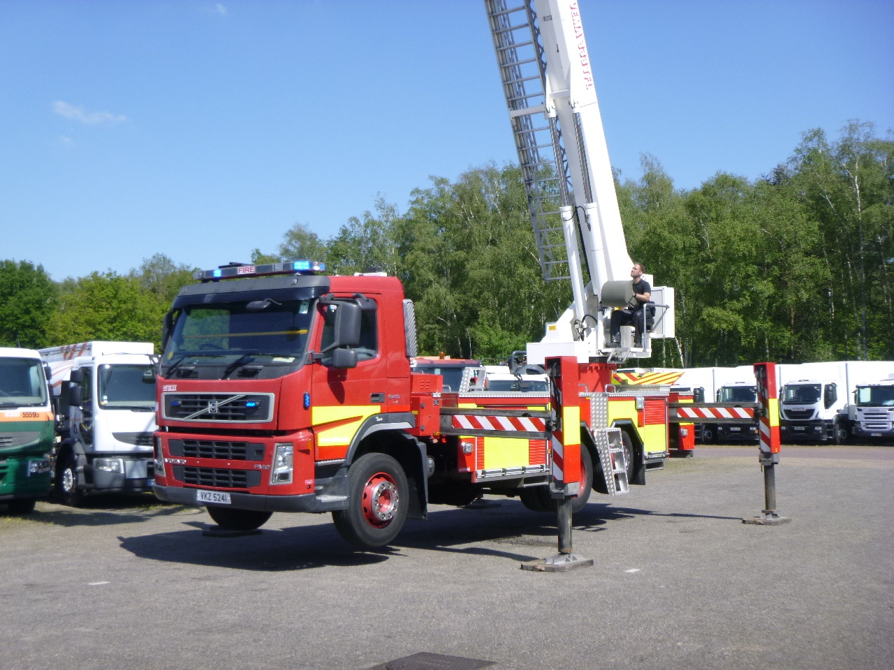 Fire truck Volvo FM9 340 6x2 RHD Vema 333 TFL fire truck: picture 12