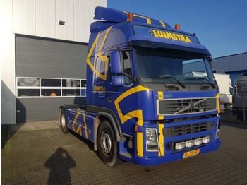 Nyergesvontató Volvo FM12 420 Globetrotter