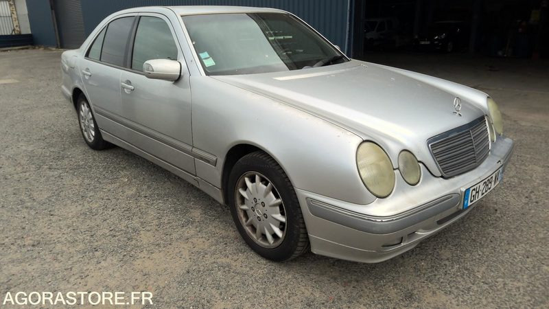 Car MERCEDES E220 CDI BOITE AUTO 1999 330000 KMS