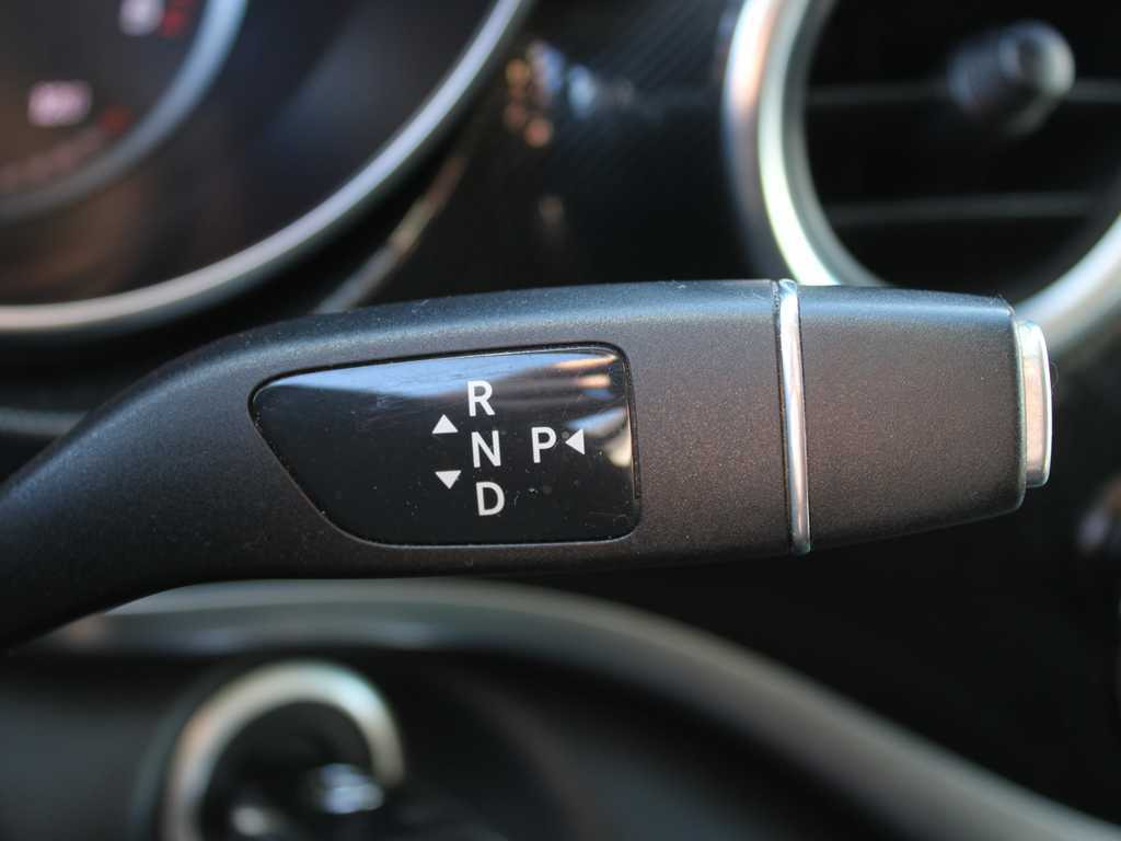 Car Mercedes-Benz V 220d, 7 SEATS, CAMERA