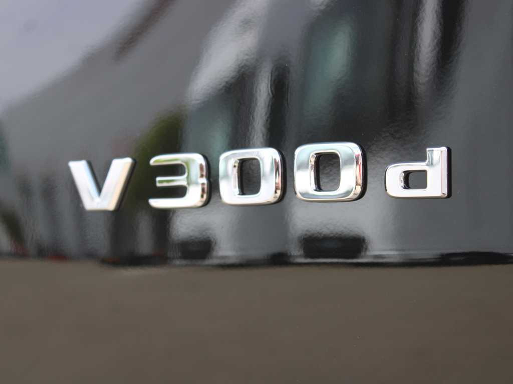 Car Mercedes-Benz V 300d 4M L, exclusive