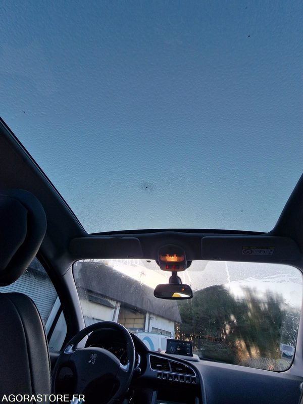 Car PEUGEOT 3008