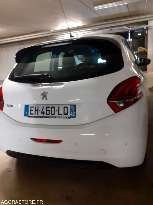 Car Peugeot 208 - 2016 - 181646kms