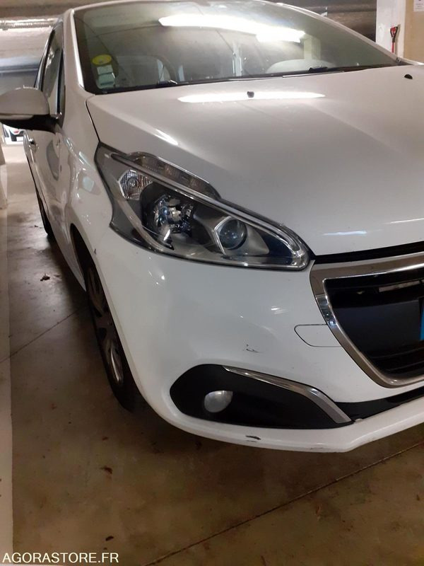 Car Peugeot 208 - 2016 - 181646kms