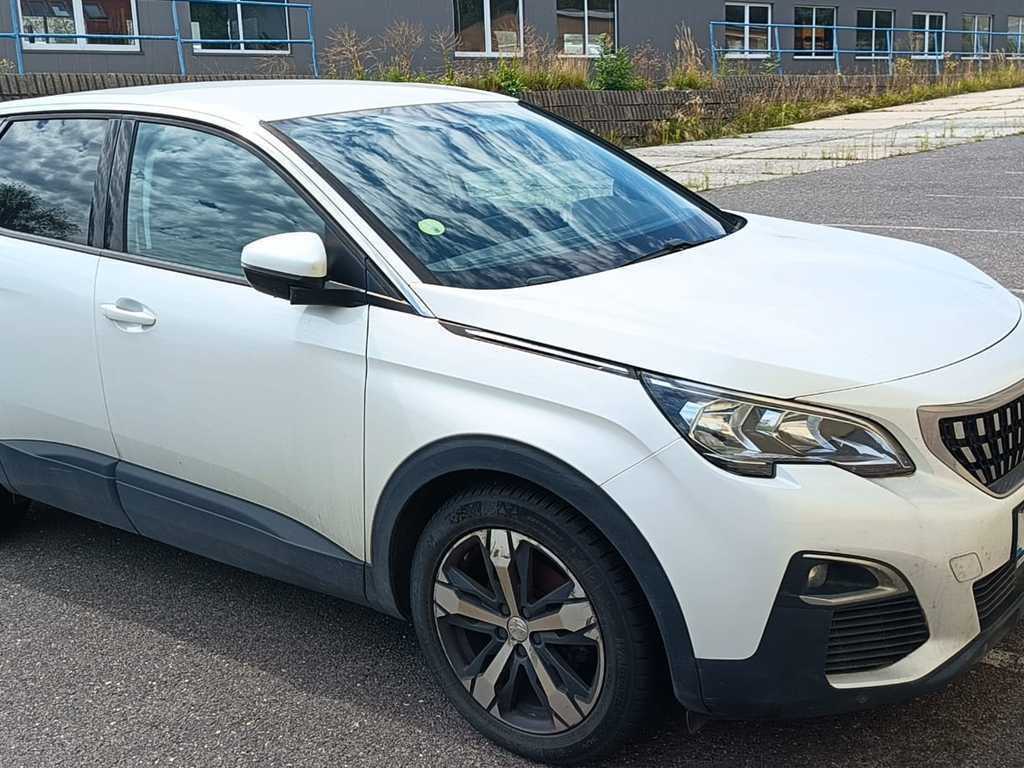 Car Peugeot 3008, without keys