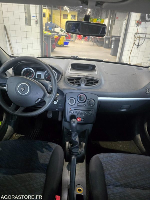 Car RENAULT CLIO