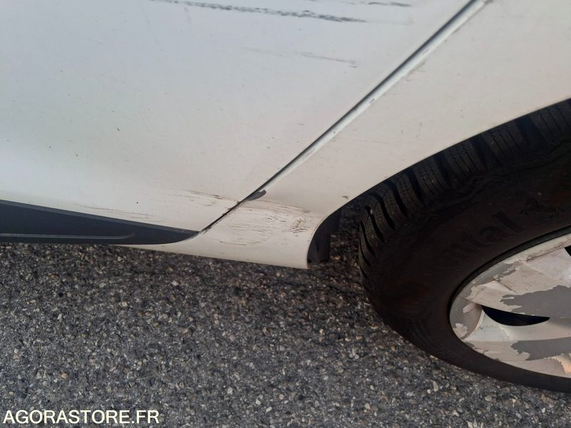 Car RENAULT CLIO DCI.