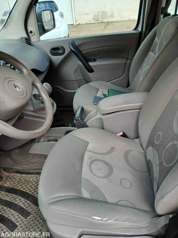 Car RENAULT KANGOO