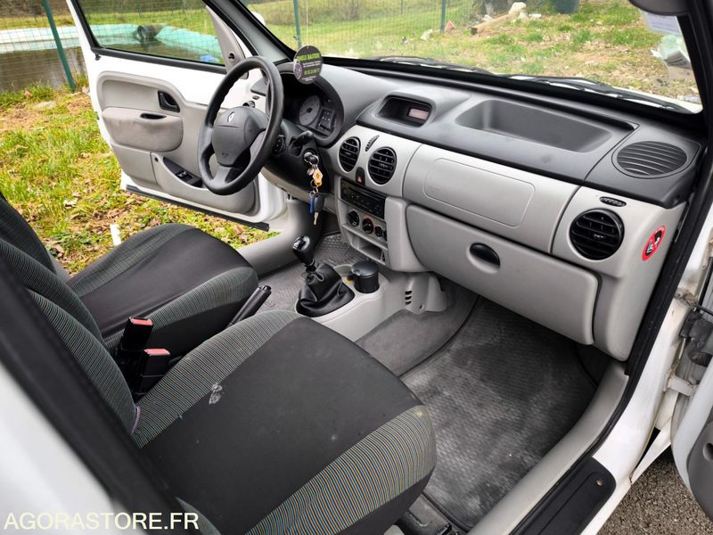 Car RENAULT Kangoo 5 places
