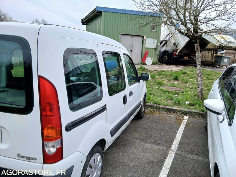 Car RENAULT Kangoo 5 places