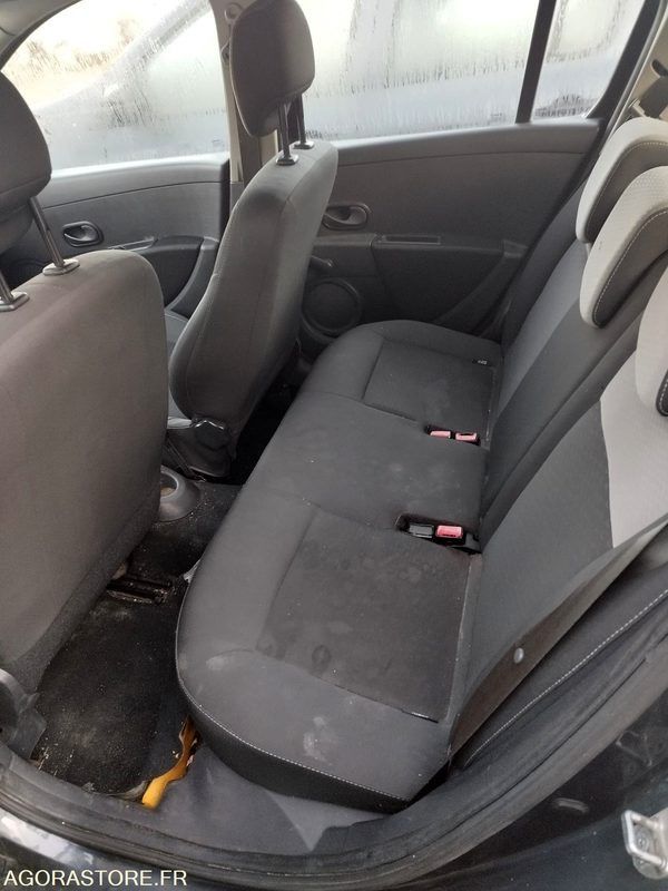 Car Renault Clio