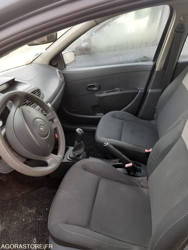 Car Renault Clio