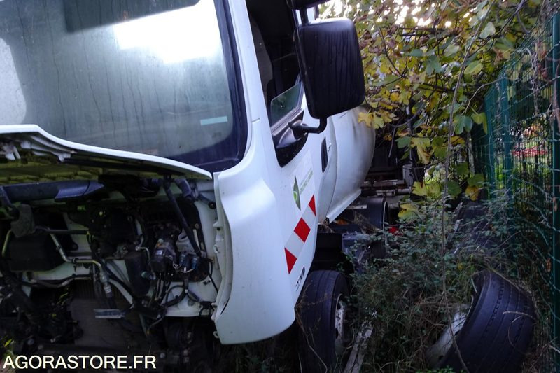 Car Renault Midlum 220 DXI