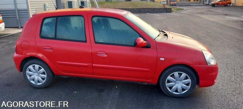 Car renault clio 1.5 dci  (roulante)