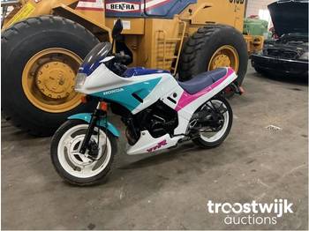 Motorcycle Honda Vtr 250: picture 1