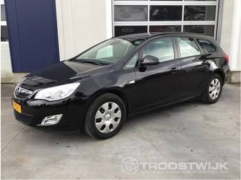 Car Opel Astra sports tourer: picture 1