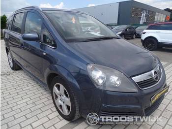 Car Opel Zafira: picture 1