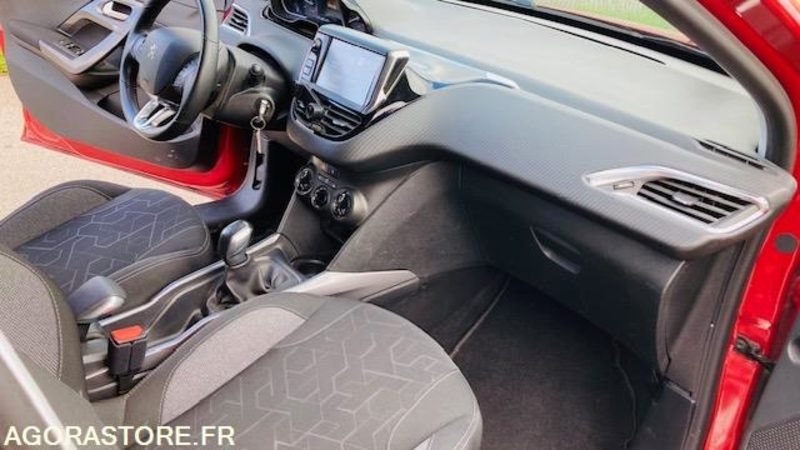 SUV PEUGEOT 2008 1.2L STYLE
