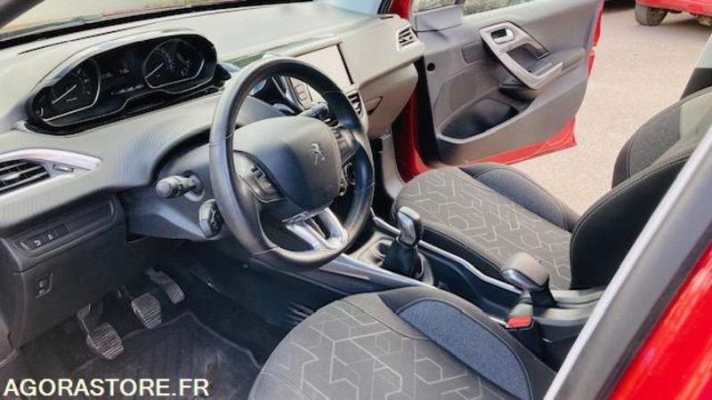 SUV PEUGEOT 2008 1.2L STYLE